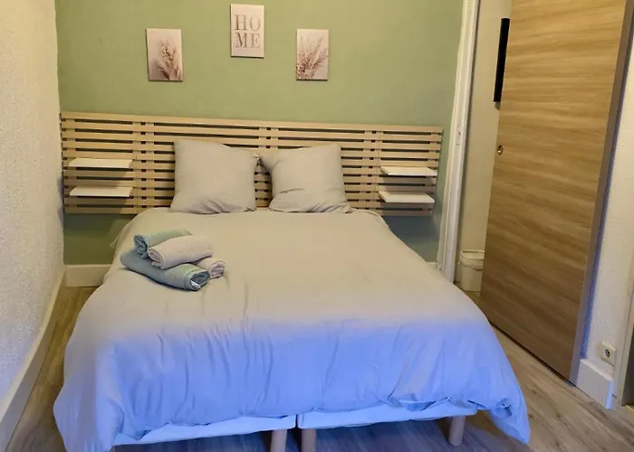 Scandinave Pres De La Cathedrale - Apartman *