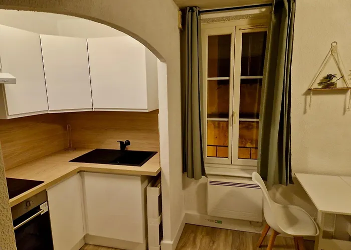 Scandinave Pres De La Cathedrale -