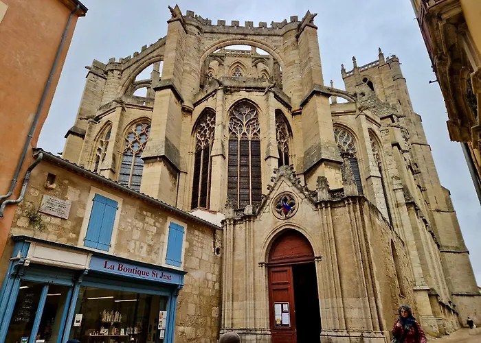 Scandinave Pres De La Cathedrale - *